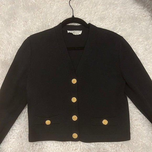 St. John Sweaters - ST John Black Cropped Knit Cardigan Size 2